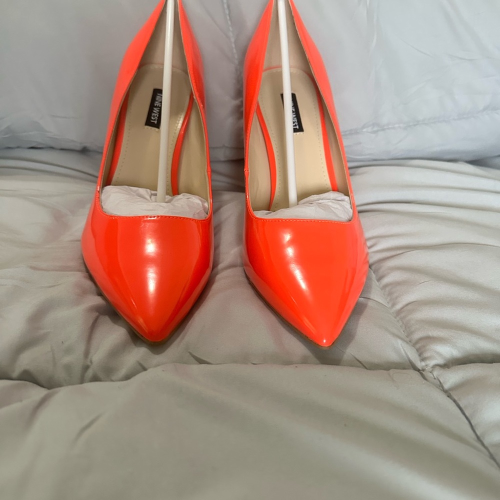 Nine West Vibrant Orange Patent Leather 4.5” Heels sz 11